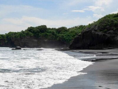 Pantai Medewi Pekutatan