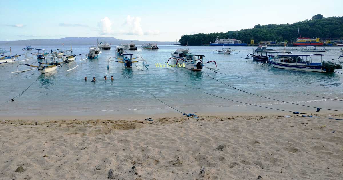 Pantai Padang Bai 3 Pantai Pasir Putih Tersembunyi Di