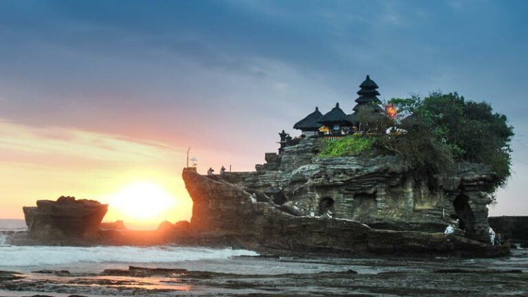 Tanah Lot Bali  Semua Hal Yang  Perlu Diketahui Sebelum 