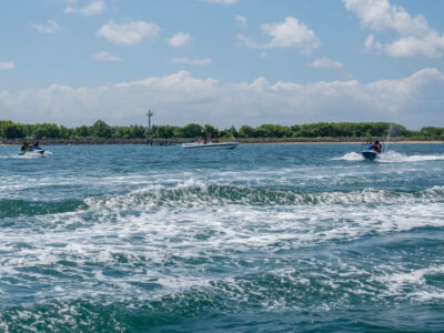 Jet ski beraksi di perairan Tanjung Benoa, Bali