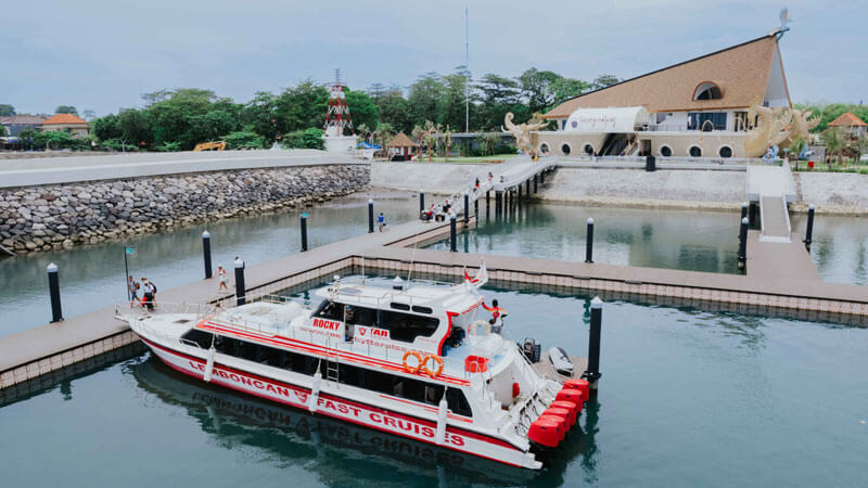 Rocky Fast Cruise Pelabuhan Sanur salah satu 10 Kelebihan Sanur untuk Liburan Keluarga di Bali