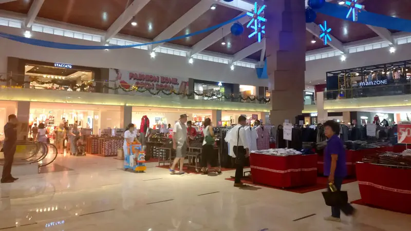 Tampilan interior The Mall Bali Galeria,  salah satu dari 10 tempat belanja favorit di Bali