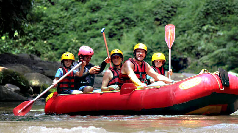 Rafting Santai di Sungai Ayung Bali untuk Keluarga