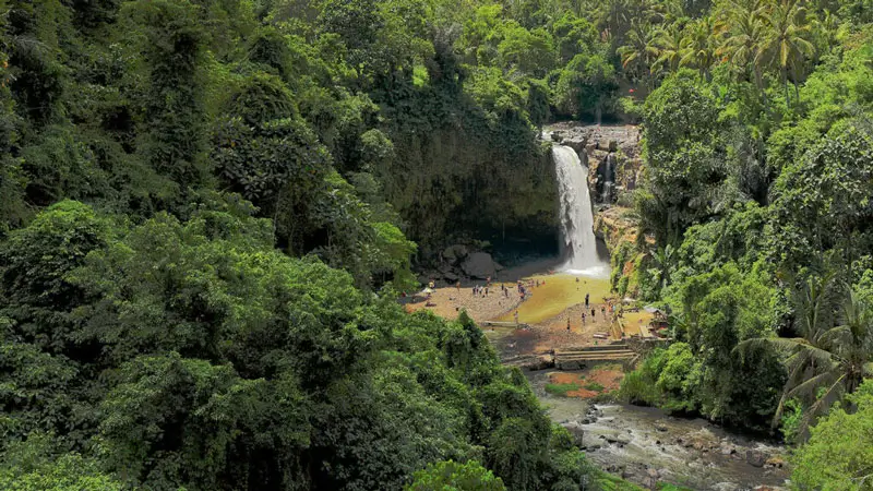 Panorama Air Terjun Tegenungan salah satu dari 5 Tempat Wisata Hits di Ubud