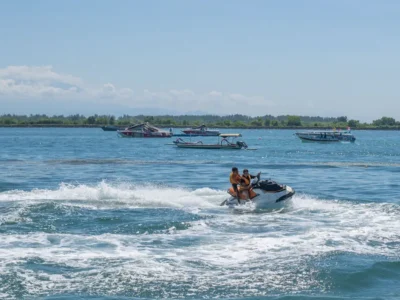 Aktivitas water sport di Bali Jet Ski Tanjung Benoa