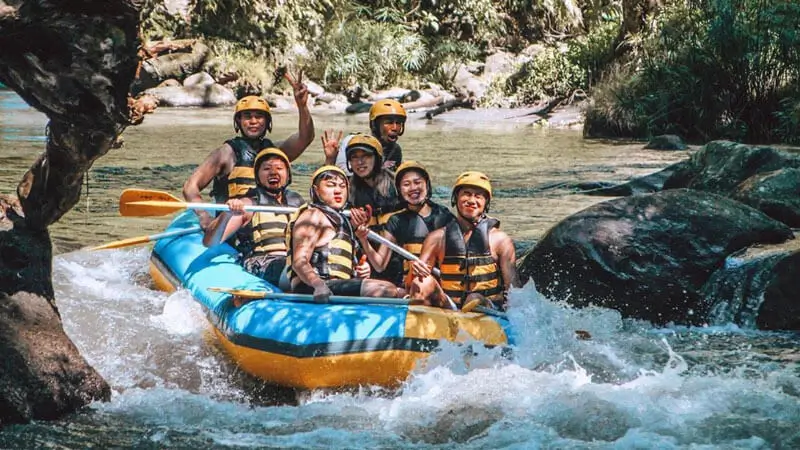 Rafting di Sungai Ayung saat musim kemarau di Bali